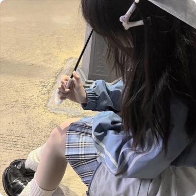 龙纹身的女孩